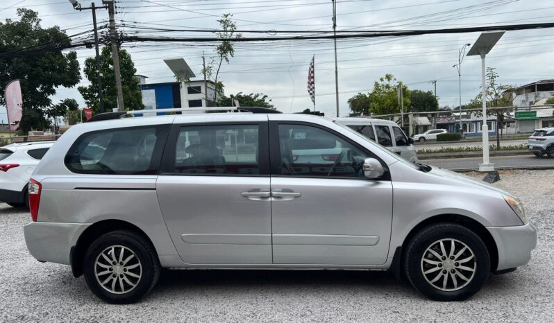 Kia Carnival 2013 full