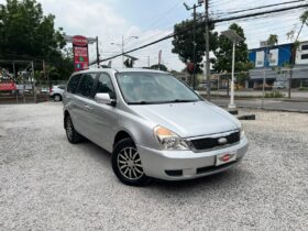 Kia Grand Carnival 2013