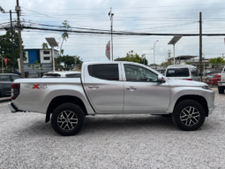 Mitsubishi L200 doble cabina 2021 full