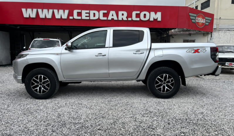 Mitsubishi L200 doble cabina 2021 full