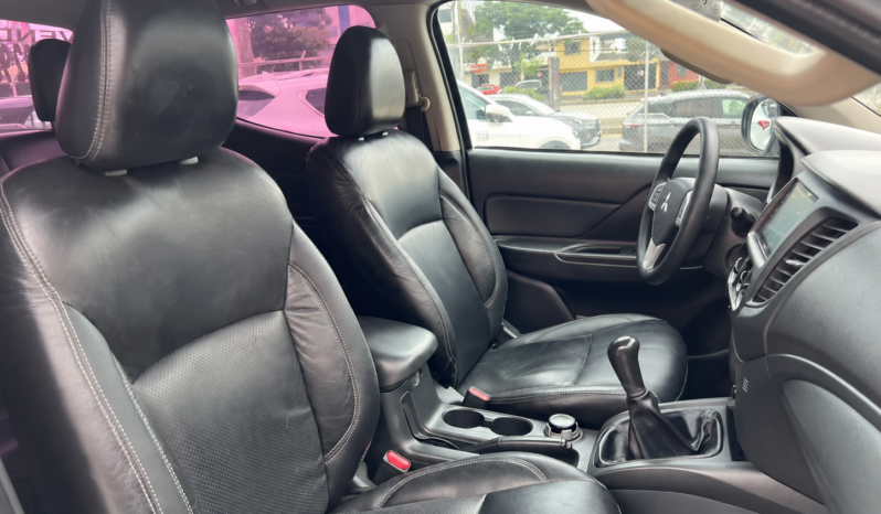 Mitsubishi L200 doble cabina 2021 full