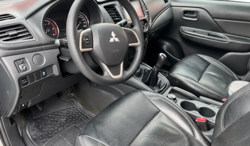 Mitsubishi L200 doble cabina 2021 full