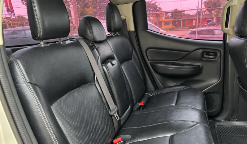 Mitsubishi L200 doble cabina 2021 full