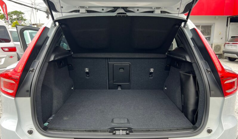 Volvo XC40 full