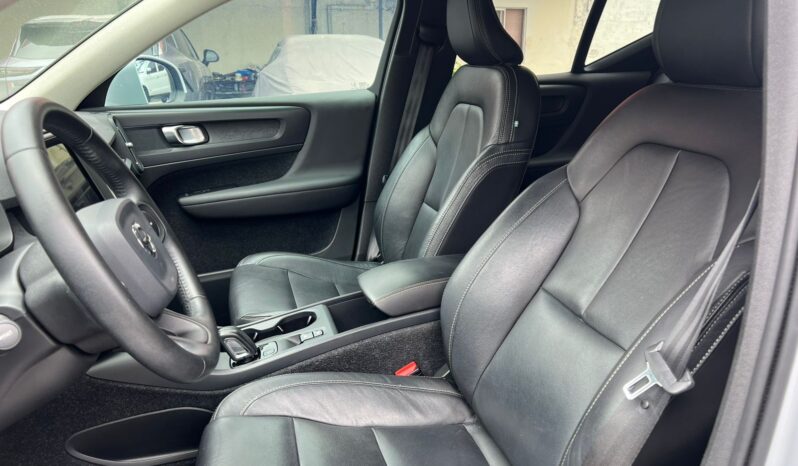 Volvo XC40 full
