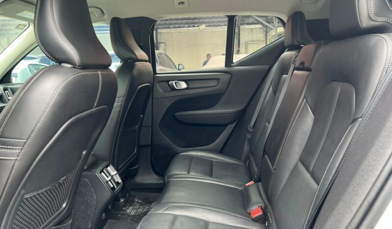 Volvo XC40 full