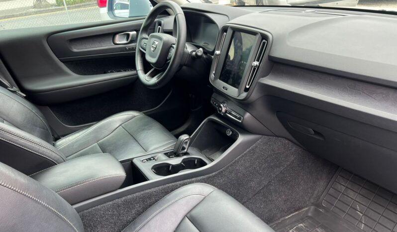 Volvo XC40 full