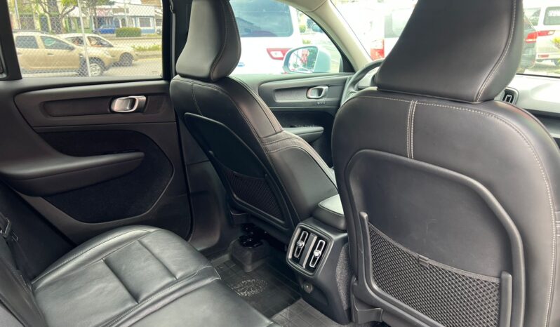 Volvo XC40 full
