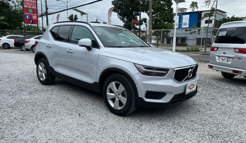 Volvo XC40 full