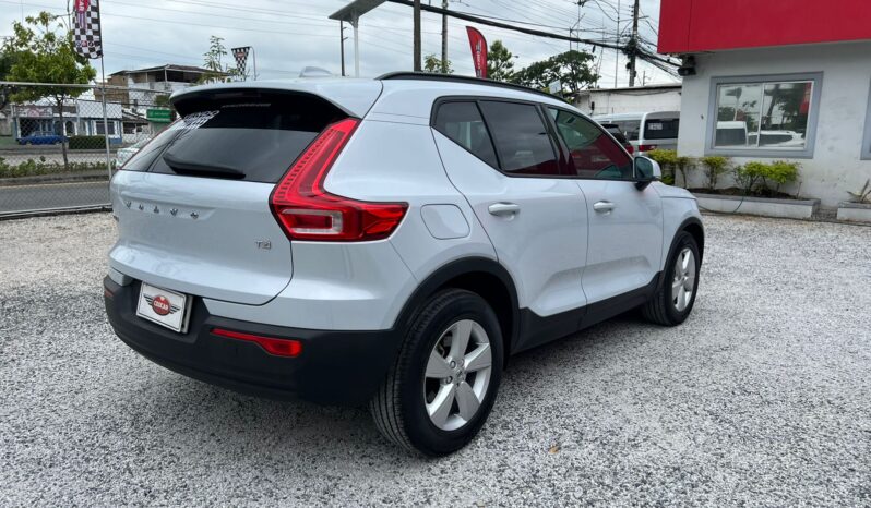 Volvo XC40 full